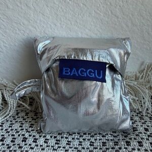 BAGGU Shimmering Silver Pouch(small)